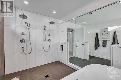 64 St Claire Avenue, Ottawa, ON - Indoor Photo Showing Bathroom