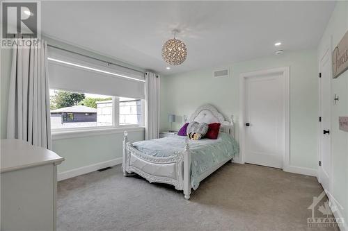 64 St Claire Avenue, Ottawa, ON - Indoor Photo Showing Bedroom