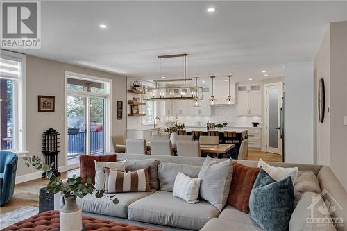 64 St Claire Avenue, Ottawa, ON - Indoor Photo Showing Living Room