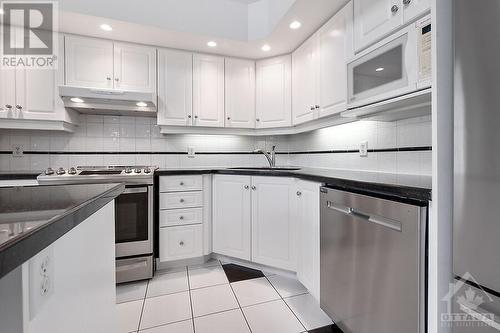 16 Morenz Terrace, Ottawa, ON - Indoor Photo Showing Kitchen