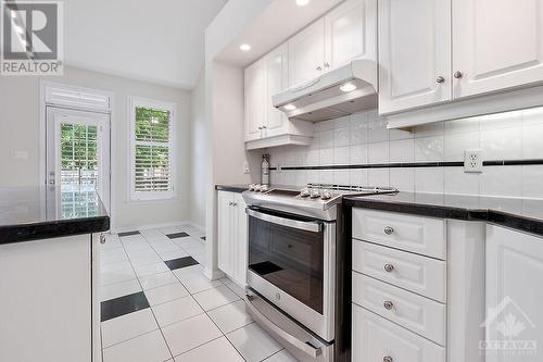 16 Morenz Terrace, Ottawa, ON - Indoor Photo Showing Kitchen