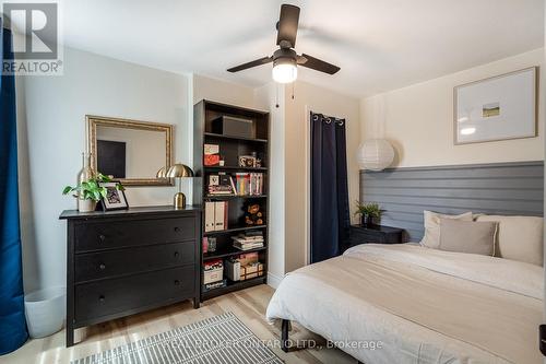 74 Clyde Street, Hamilton, ON - Indoor Photo Showing Bedroom