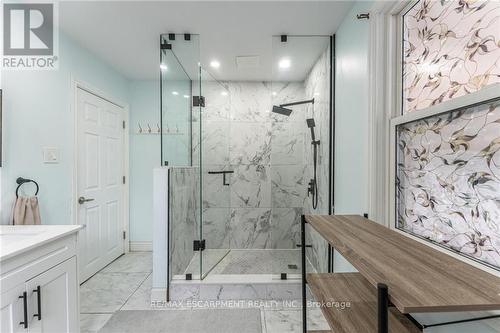 298 Dewitt Road, Hamilton, ON - Indoor Photo Showing Bathroom