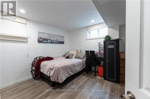 298 Dewitt Road, Hamilton, ON - Indoor Photo Showing Bedroom