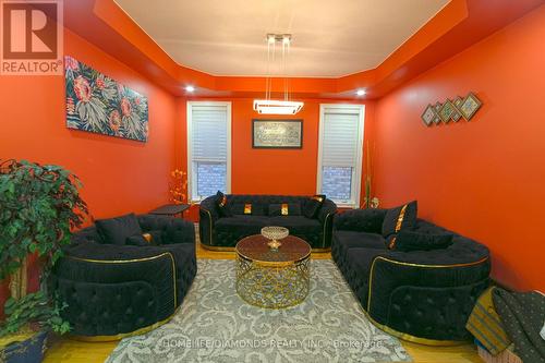 584 Pinery Trail, Waterloo, ON - Indoor Photo Showing Living Room