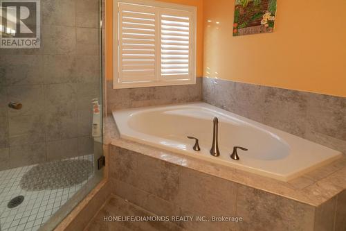 584 Pinery Trail, Waterloo, ON - Indoor Photo Showing Bathroom