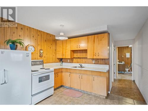 3620 Webber Road, West Kelowna, BC - Indoor Photo Showing Kitchen