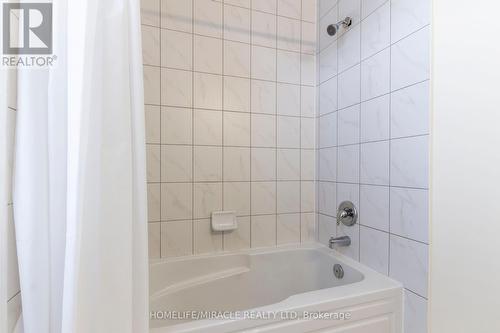 116 Skinner Road, Hamilton, ON - Indoor Photo Showing Bathroom