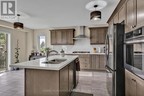 3 Burrows Court W, Kawartha Lakes (Lindsay), ON - Indoor Photo Showing Kitchen With Double Sink