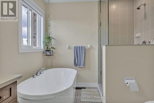 3 Burrows Court W, Kawartha Lakes (Lindsay), ON - Indoor Photo Showing Bathroom