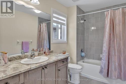 3 Burrows Court W, Kawartha Lakes, ON - Indoor Photo Showing Bathroom