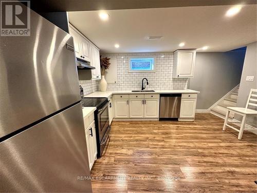 312 East 45Th Street, Hamilton, ON - Indoor Photo Showing Kitchen With Upgraded Kitchen