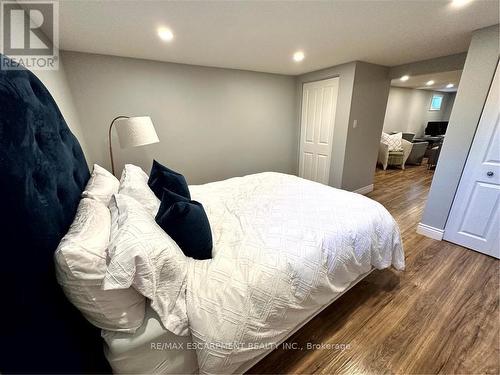 312 East 45Th Street, Hamilton, ON - Indoor Photo Showing Bedroom