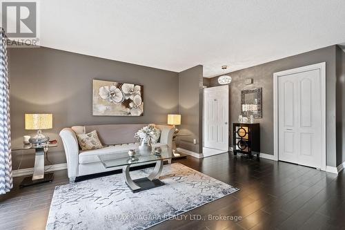 263 Barrick Road, Port Colborne, ON - Indoor Photo Showing Living Room