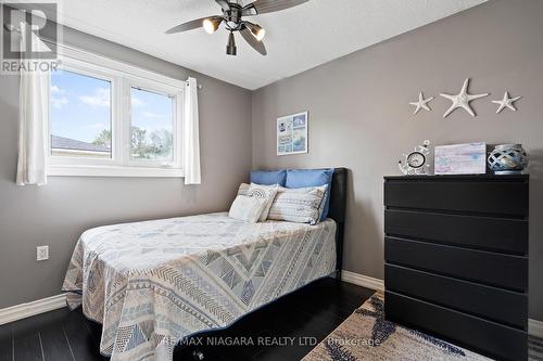 263 Barrick Road, Port Colborne, ON - Indoor Photo Showing Bedroom