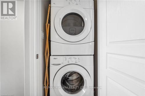 69 Edenrock Drive, Hamilton, ON - Indoor Photo Showing Laundry Room