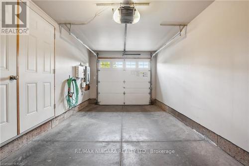 69 Edenrock Drive, Hamilton, ON - Indoor Photo Showing Garage