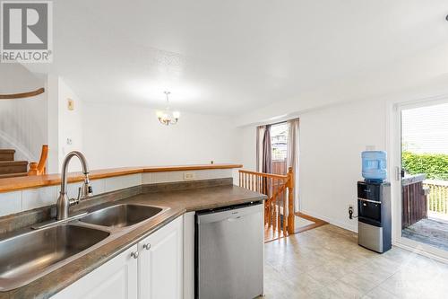 192 Kinross Private, Ottawa, ON - Indoor Photo Showing Kitchen With Double Sink