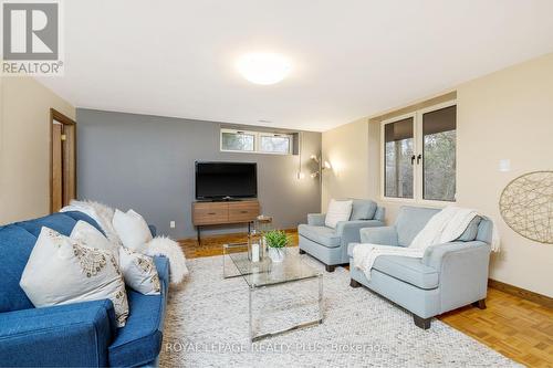 14188 Winston Churchill Boulevard, Caledon, ON - Indoor Photo Showing Living Room