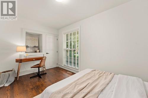33 Bemersyde Drive, Toronto, ON - Indoor Photo Showing Bedroom