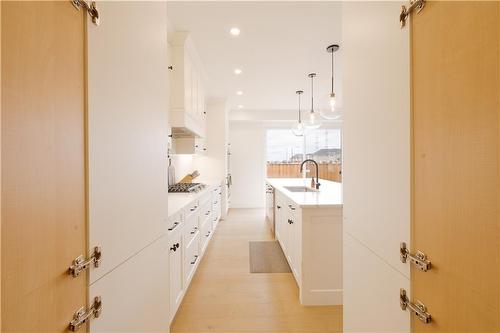 81 Homestead Way, Thorold, ON - Indoor Photo Showing Kitchen
