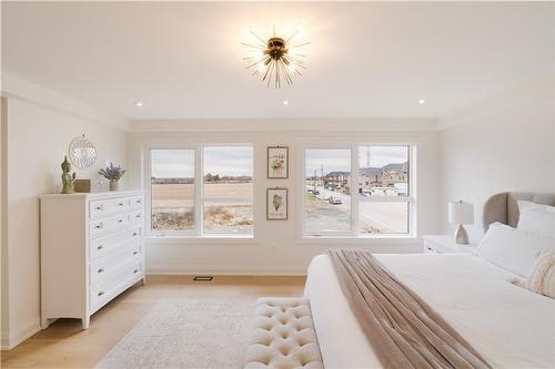 81 Homestead Way, Thorold, ON - Indoor Photo Showing Bedroom