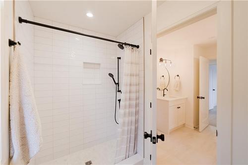 81 Homestead Way, Thorold, ON - Indoor Photo Showing Bathroom