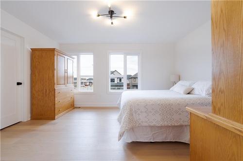 81 Homestead Way, Thorold, ON - Indoor Photo Showing Bedroom