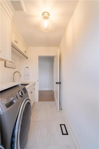 81 Homestead Way, Thorold, ON - Indoor Photo Showing Laundry Room