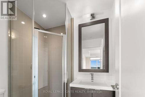 3608 - 7 Mabelle Avenue, Toronto, ON - Indoor Photo Showing Bathroom