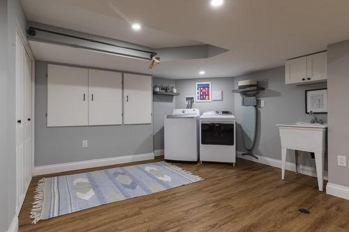 38 Sunning Hill Avenue, Hamilton, ON - Indoor Photo Showing Laundry Room