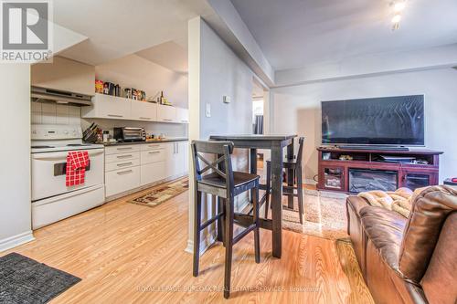 171 Bay Street S, Hamilton (Durand), ON - Indoor Photo Showing Kitchen