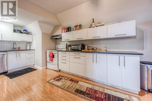 171 Bay Street S, Hamilton (Durand), ON - Indoor Photo Showing Kitchen