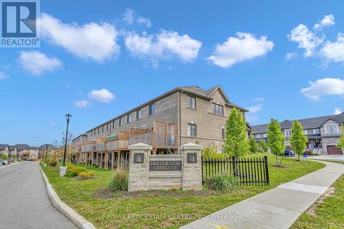 121 Hollybrook Trail, Kitchener, ON - Outdoor