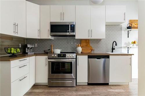 460 Dunsmure Road, Hamilton, ON - Indoor Photo Showing Kitchen With Stainless Steel Kitchen With Upgraded Kitchen