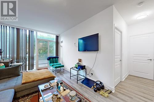 309 - 2240 Lake Shore Boulevard W, Toronto, ON - Indoor Photo Showing Living Room