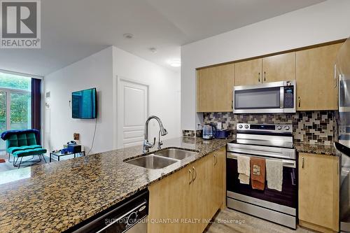 309 - 2240 Lake Shore Boulevard W, Toronto, ON - Indoor Photo Showing Kitchen With Double Sink