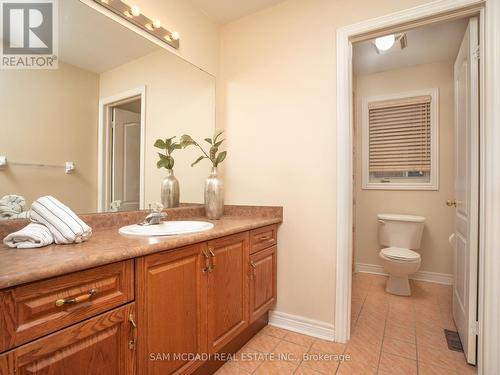 4903 Sebastian Drive, Mississauga, ON - Indoor Photo Showing Bathroom