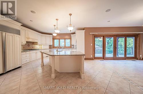 1231 Tecumseh Park Crescent, Mississauga, ON - Indoor Photo Showing Kitchen