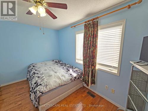 29 Centrepark Drive, Toronto, ON - Indoor Photo Showing Bedroom