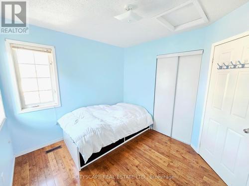 29 Centrepark Drive, Toronto, ON - Indoor Photo Showing Bedroom