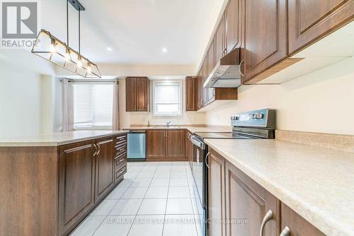1449 Granrock Crescent, Mississauga, ON - Indoor Photo Showing Kitchen