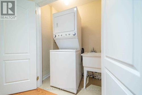 1449 Granrock Crescent, Mississauga, ON - Indoor Photo Showing Laundry Room