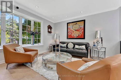 464 Anthony Drive, Oakville, ON - Indoor Photo Showing Living Room