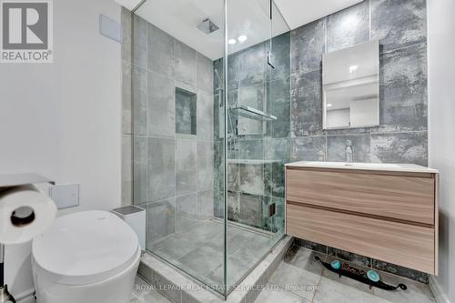 464 Anthony Drive, Oakville, ON - Indoor Photo Showing Bathroom