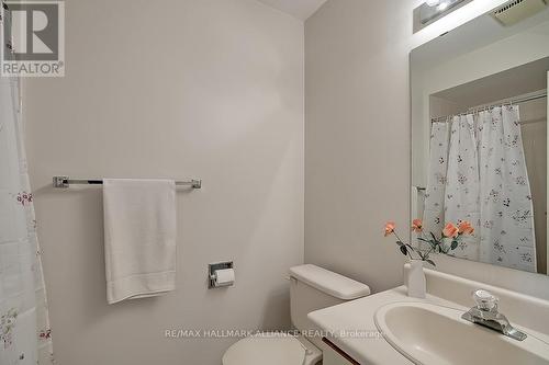 1136 Mccraney Street E, Oakville, ON - Indoor Photo Showing Bathroom