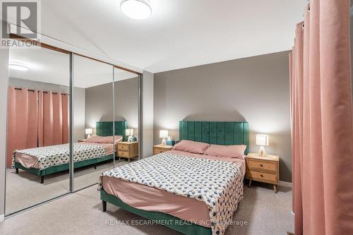 498 Sparling Crescent, Burlington, ON - Indoor Photo Showing Bedroom