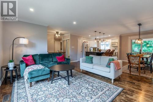 498 Sparling Crescent, Burlington, ON - Indoor Photo Showing Living Room