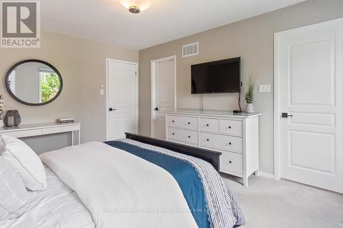 236 Georgian Drive, Oakville, ON - Indoor Photo Showing Bedroom