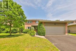 429 CLAREMONT CRESCENT  Oakville, ON L6J 6J9